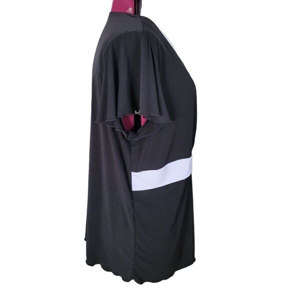 Cato Woman Black & White V-Neck Blouse (Size 22/24W) - Picture 2 of 6